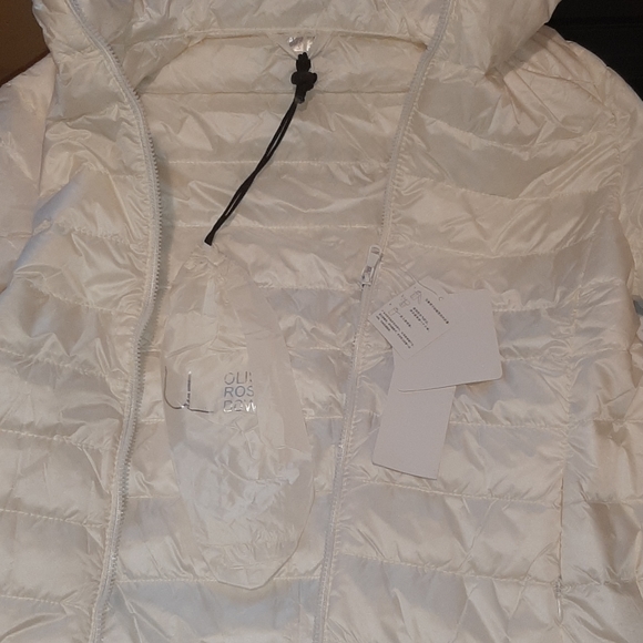 Light Down Packable Jacket - Picture 3 of 3